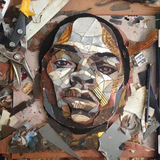 半岛APP官方“拾荒艺术家”将捡到的金属垃圾制成马赛克肖像赋予废品新生(图2)